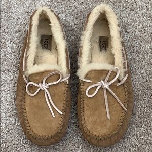 Ugg Women’s Dakota Slipper
